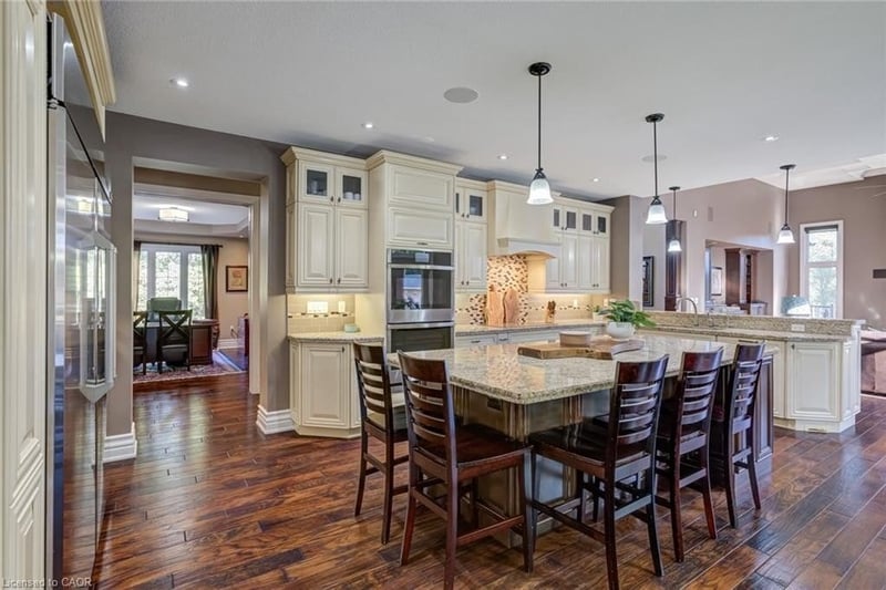Luxury estate at 814 Binkley Road, Hamilton, ON — photo 9