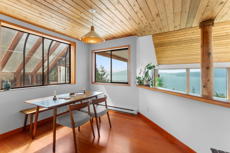 Luxury estate at 270 Mountain Drive, Lions Bay, BC — photo 11