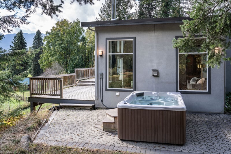 Luxury estate at 2626 Airport Way, Revelstoke, BC — photo 23