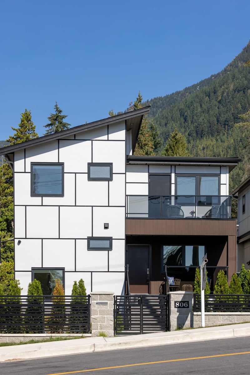 Luxury estate at 806 Montroyal Boulevard, North Vancouver, BC — photo 45