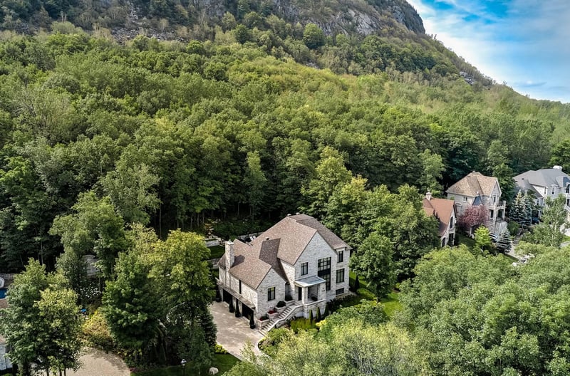 Luxury estate at 528 Rue du Sommet, Mont Saint-Hilaire — photo 34
