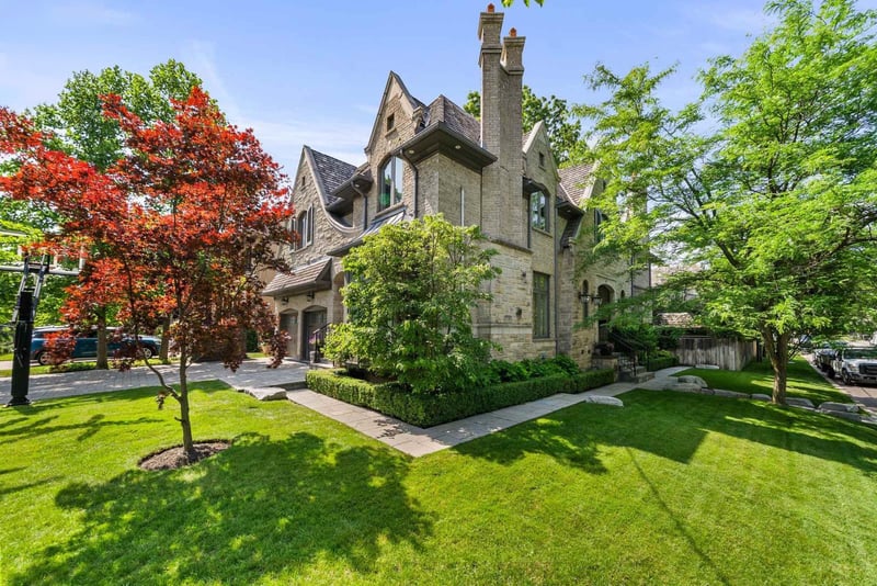 Luxury estate at 6 Vesta Drive, Toronto, ON — photo 2