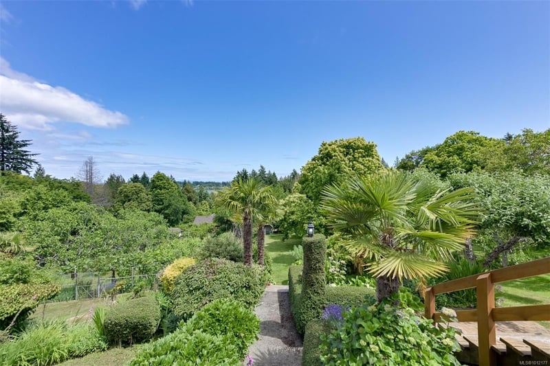Luxury estate at 5489 Forest Hill Road, Victoria, BC — photo 14