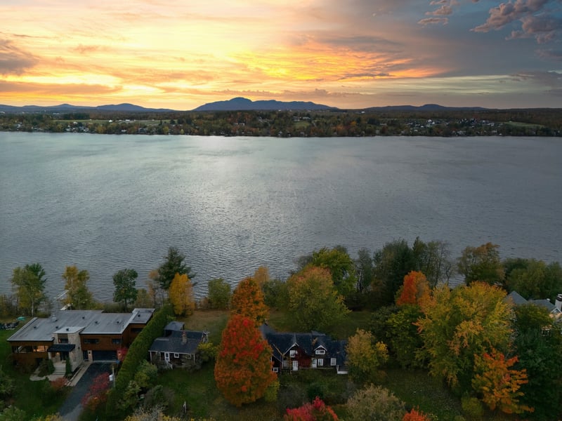 Luxury estate at 1325 Chemin du Lac, Sainte-Catherine-de-Hatley, QC — photo 2