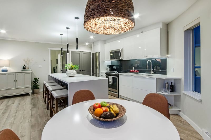 Luxury estate at 120 2nd Street East, North Vancouver, BC — photo 4