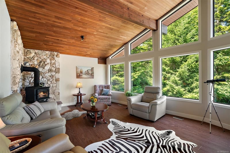 Luxury estate at 1649 Charlton Road, Victoria, BC — photo 10