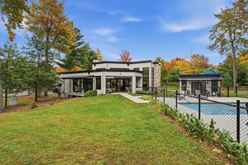 Luxury estate at 907 Rue des Lievres, Farnham, QC — photo 43