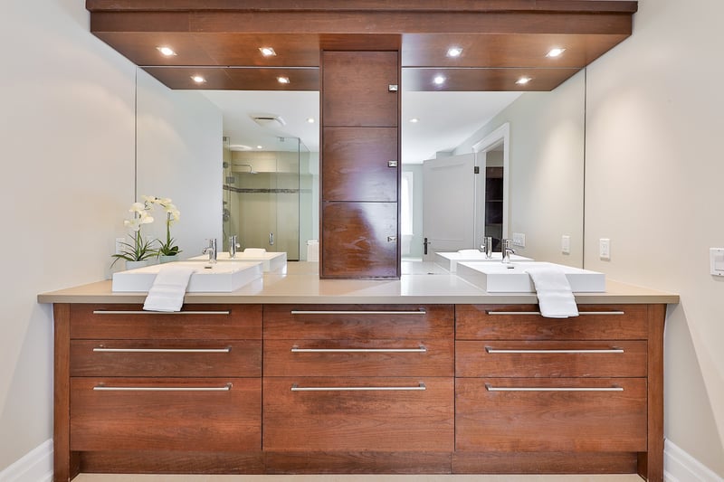 Luxury estate at 80 Oakes Drive, Mississauga, ON — photo 16
