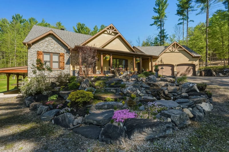 Luxury estate at 265 Rue Rosedale, Ayer's Cliff, QC — photo 4