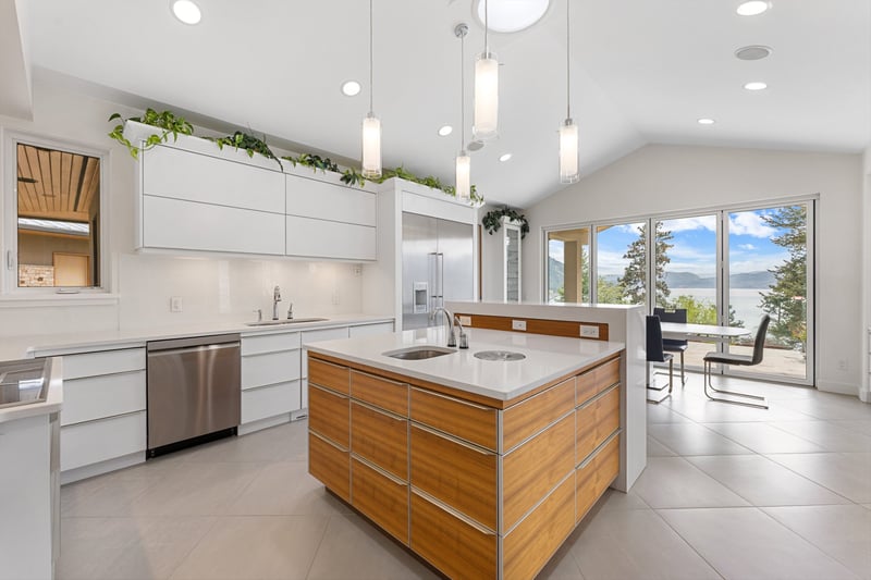 Luxury estate at 328 Lochview Road, Kelowna, BC — photo 6