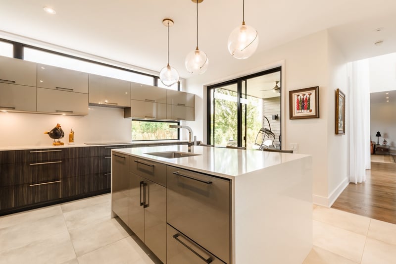 Luxury estate at 318 Rue Narbonne, Sainte-Julie, QC — photo 10