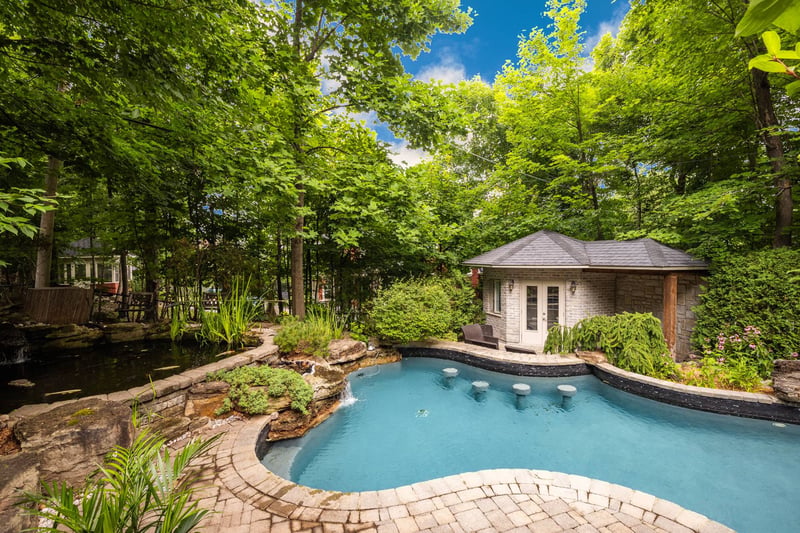 Luxury estate at 53 Av. du Bel-Horizon, Sainte-Julie, QC — photo 19