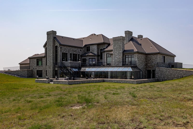 Luxury estate at 240046 Township Road 284, Kneehill County, AB — photo 33