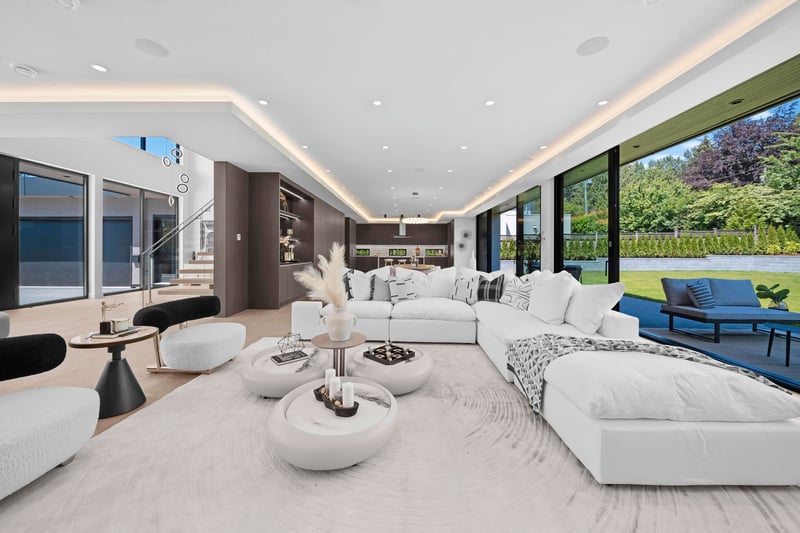 Luxury estate at 680 Westhyde Place, North Vancouver, BC — photo 5