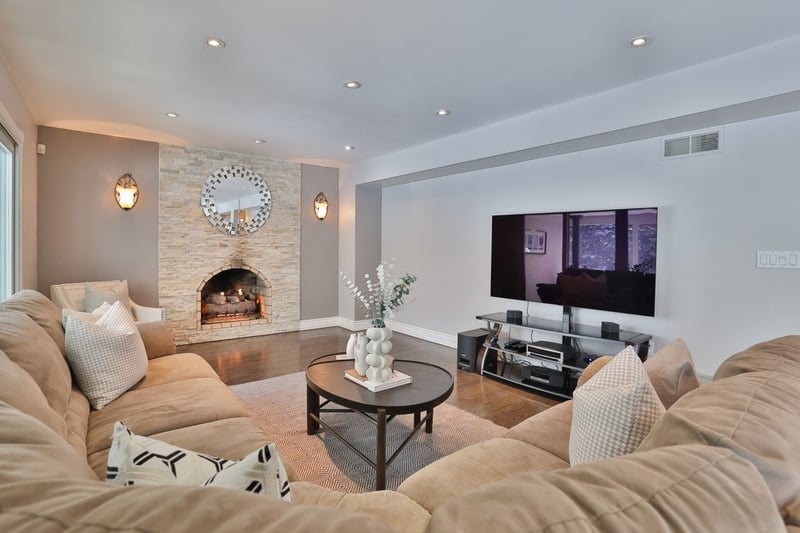 Luxury estate at 208 Mineola Road West, Mississauga, ON — photo 14