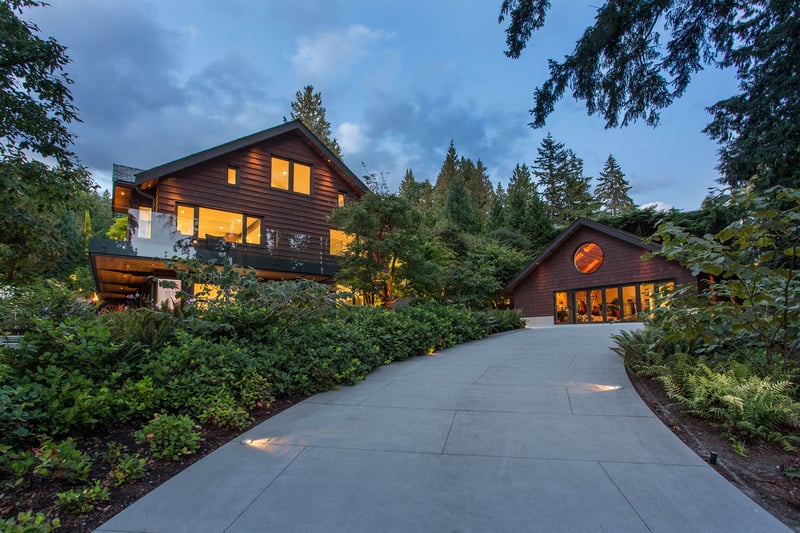 Luxury estate at 3033 Marine Drive, West Vancouver — photo 2