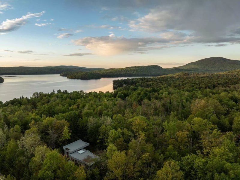 Luxury estate at 15 Chemin du Hibou, Eastman, QC — photo 3