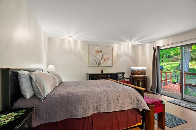 Luxury estate at 1649 Charlton Road, Victoria, BC — photo 12