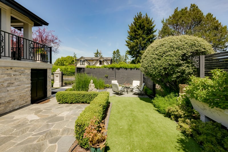 Luxury estate at 867 Victoria Avenue, Victoria, BC — photo 25