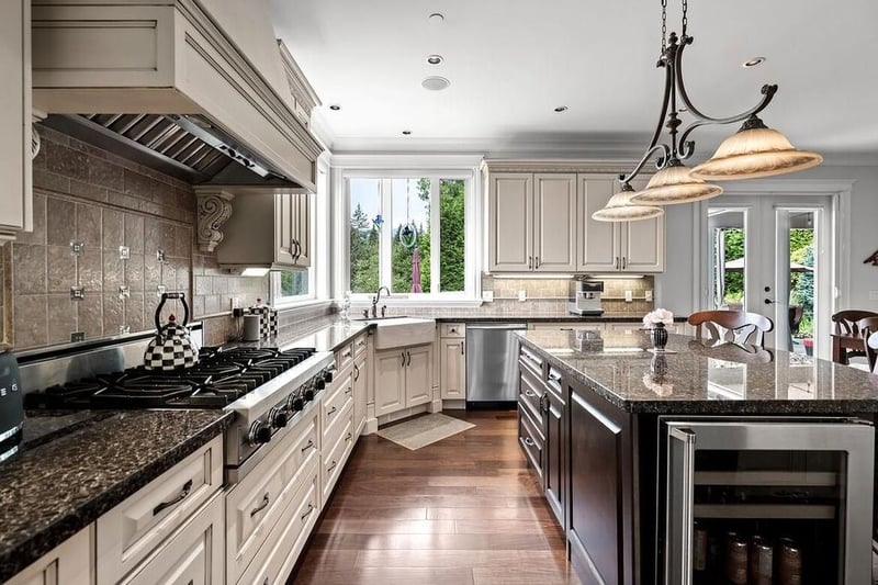 Luxury estate at 136 Deerview Lane, Anmore, BC — photo 8
