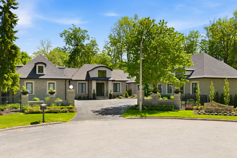Luxury estate at 3205 Highpoint Court, Burlington, ON — photo 39