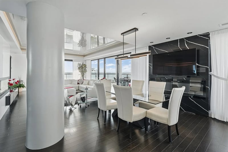 Luxury estate at 1400 Av. des Draveurs #1005, Trois-Rivieres, QC — photo 23