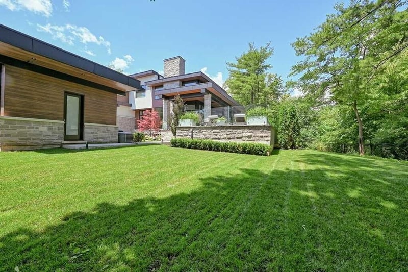 Luxury estate at 421 Chartwell Road, Oakville — photo 21