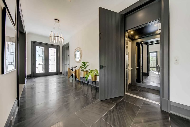 Luxury estate at 211 Glencairn Avenue, Toronto — photo 5