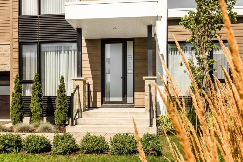 Luxury estate at 318 Rue Narbonne, Sainte-Julie, QC — photo 36