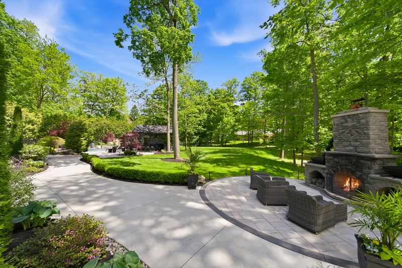 Luxury estate at 3205 Highpoint Court, Burlington, ON — photo 5