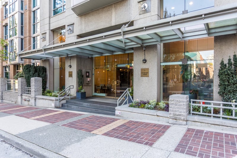 Luxury estate at 203 - 388 Drake Street, Vancouver, BC — photo 16