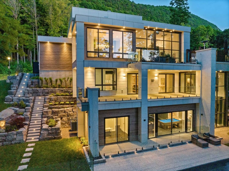 Luxury estate at 757 Rue des Chardonnerets, Mont-Saint-Hilaire, QC — photo 32