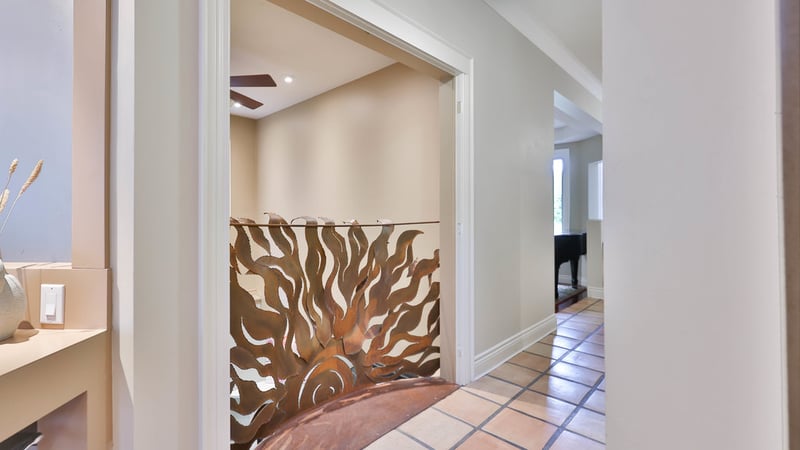 Luxury estate at 5570 McFarren Boulevard, Mississauga, ON — photo 5