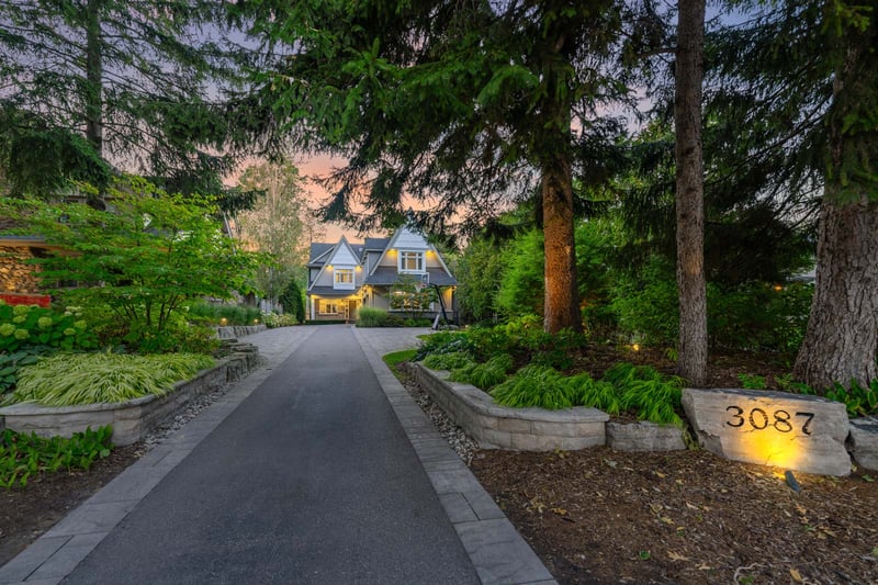 Luxury estate at 3087 Lakeshore Road, Burlington, ON — photo 34