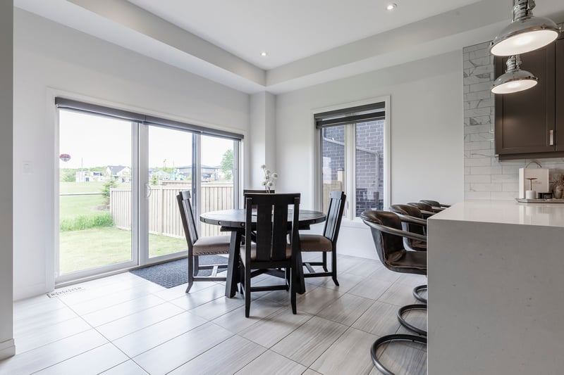 Luxury estate at 102 Greenwich Avenue, Hamilton, ON — photo 9