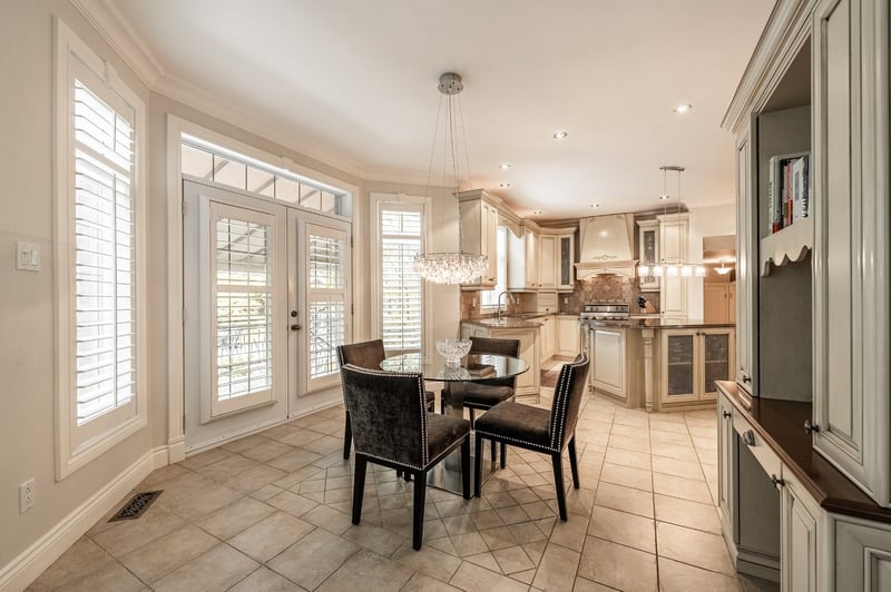 Luxury estate at 533 Rue des Falaises, Mont-Saint-Hilaire, QC — photo 12