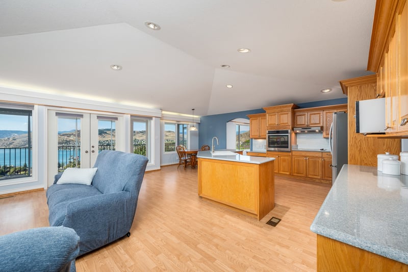 Luxury estate at 700 Mount York Drive, Coldstream, BC — photo 5