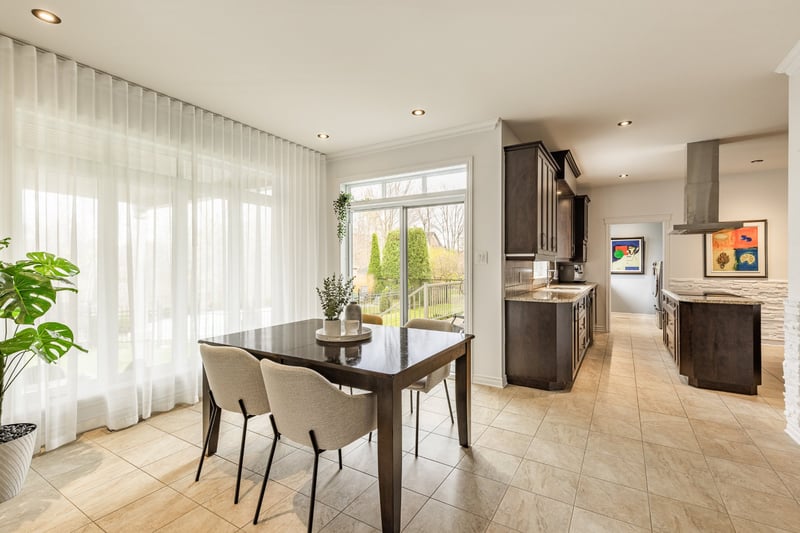 Luxury estate at 383 Rue des Échevins, Saint-Jean-sur-Richelieu, QC — photo 11