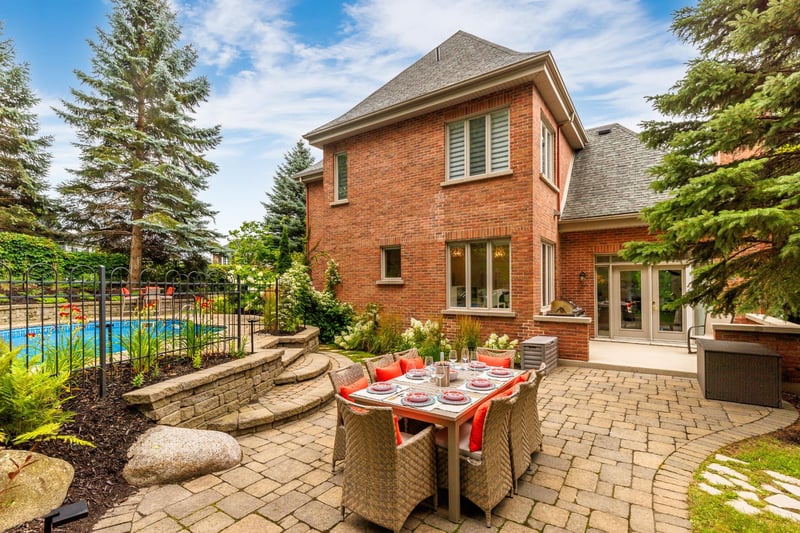 Luxury estate at 524 Rue des Falaises, Mont-Saint-Hilaire, QC — photo 34