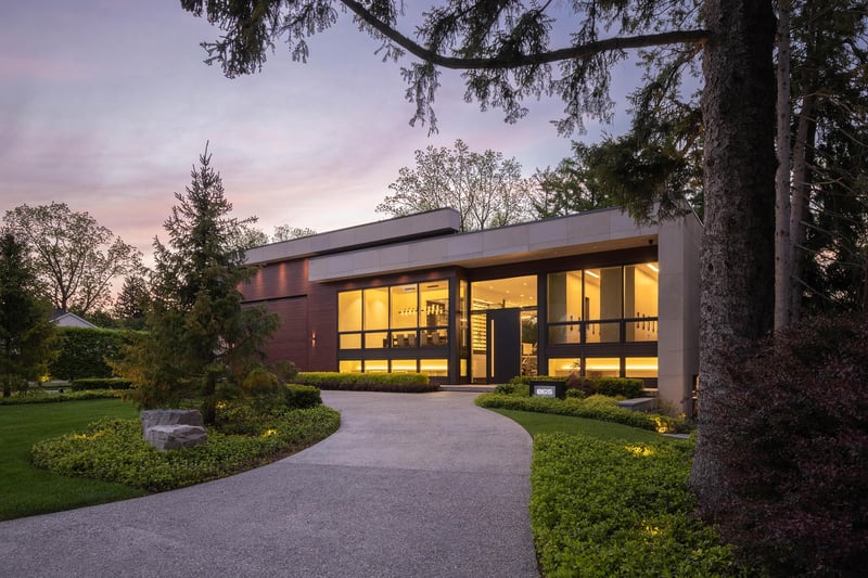 Luxury estate at 865 Glenwood Avenue, Burlington, ON — photo 2