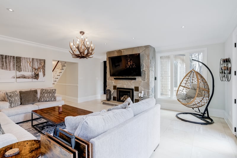 Luxury estate at 18 Elder Crescent, Hamilton, ON — photo 18