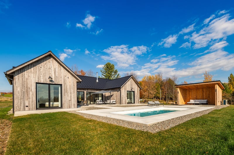 Luxury estate at 311 Chemin Allard, Fulford, QC — photo 3