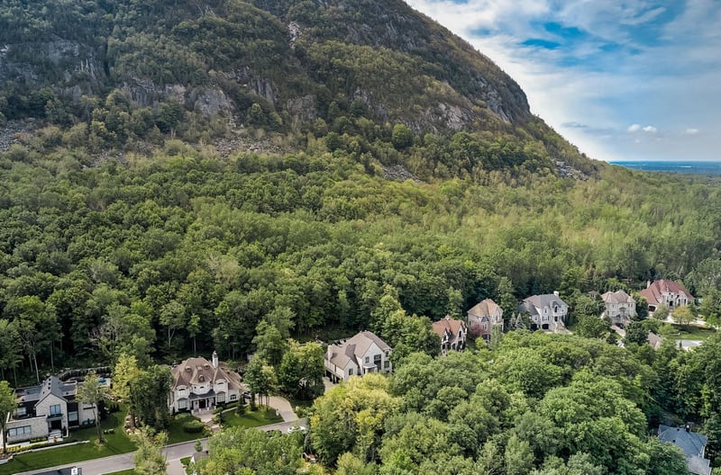 Luxury estate at 528 Rue du Sommet, Mont Saint-Hilaire — photo 35
