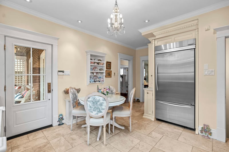 Luxury estate at 247 MacNab Street South, Hamilton, ON — photo 16