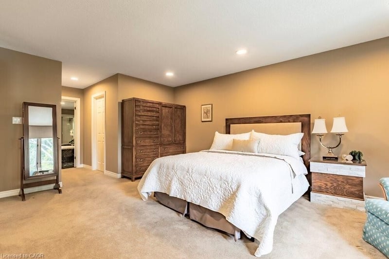 Luxury estate at 223 Briar Hill Crescent, Hamilton, ON — photo 15