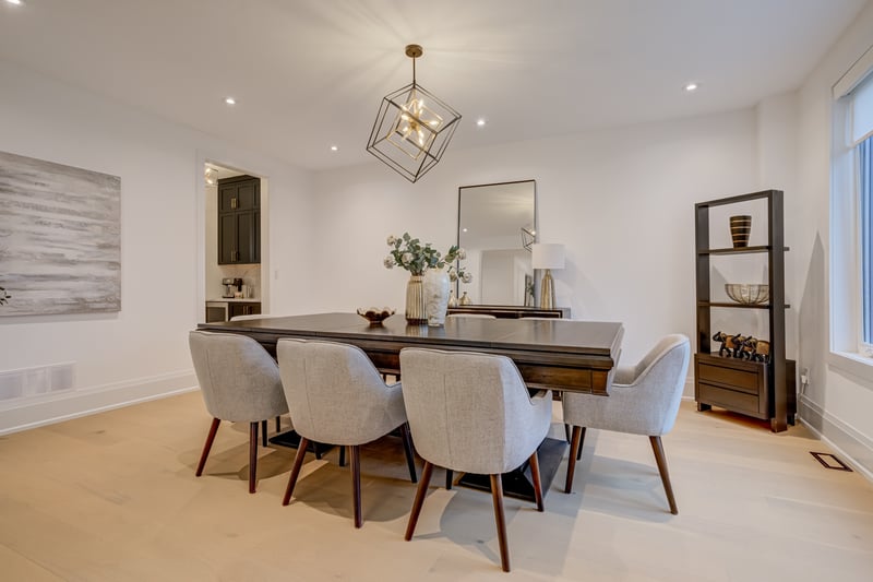 Luxury estate at 102 Cumming Court, Hamilton, ON — photo 7