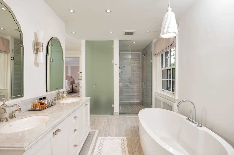 Luxury estate at 31 Sandringham Drive, Toronto — photo 15