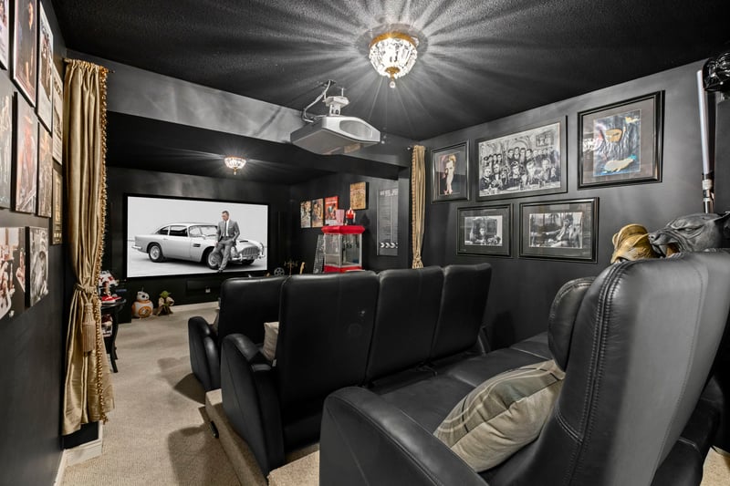 Luxury estate at 8208 Government Road, Burnaby — photo 43