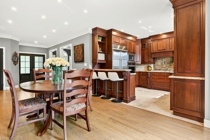 Luxury estate at 55 Chianti Crescent, Hamilton, ON — photo 9