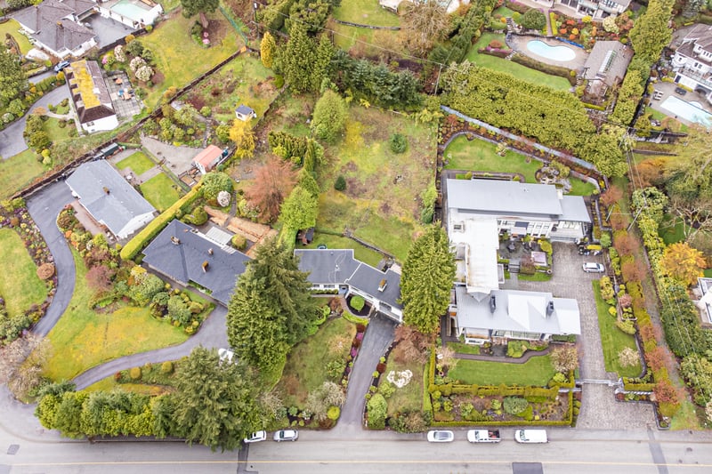 Luxury estate at 591 Southborough Dr, West Vancouver — photo 3